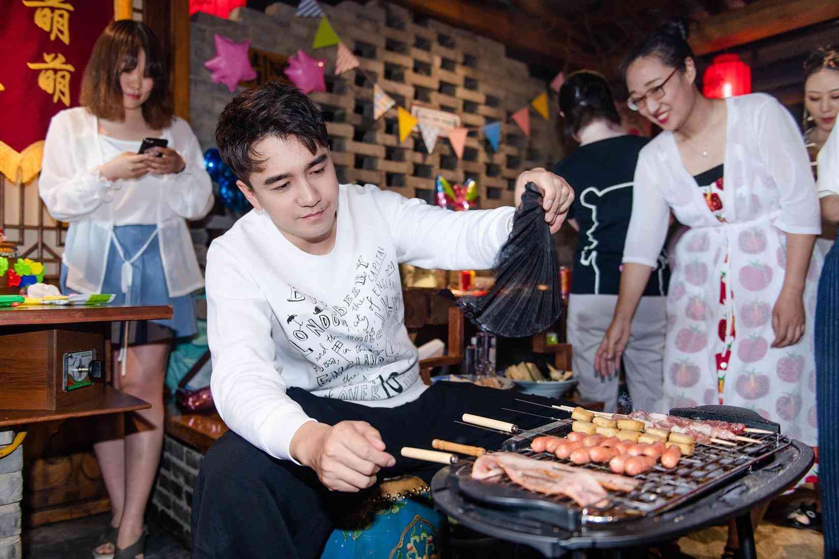 AI辅助写作：重复率、商业应用现状与被发现可能性分析