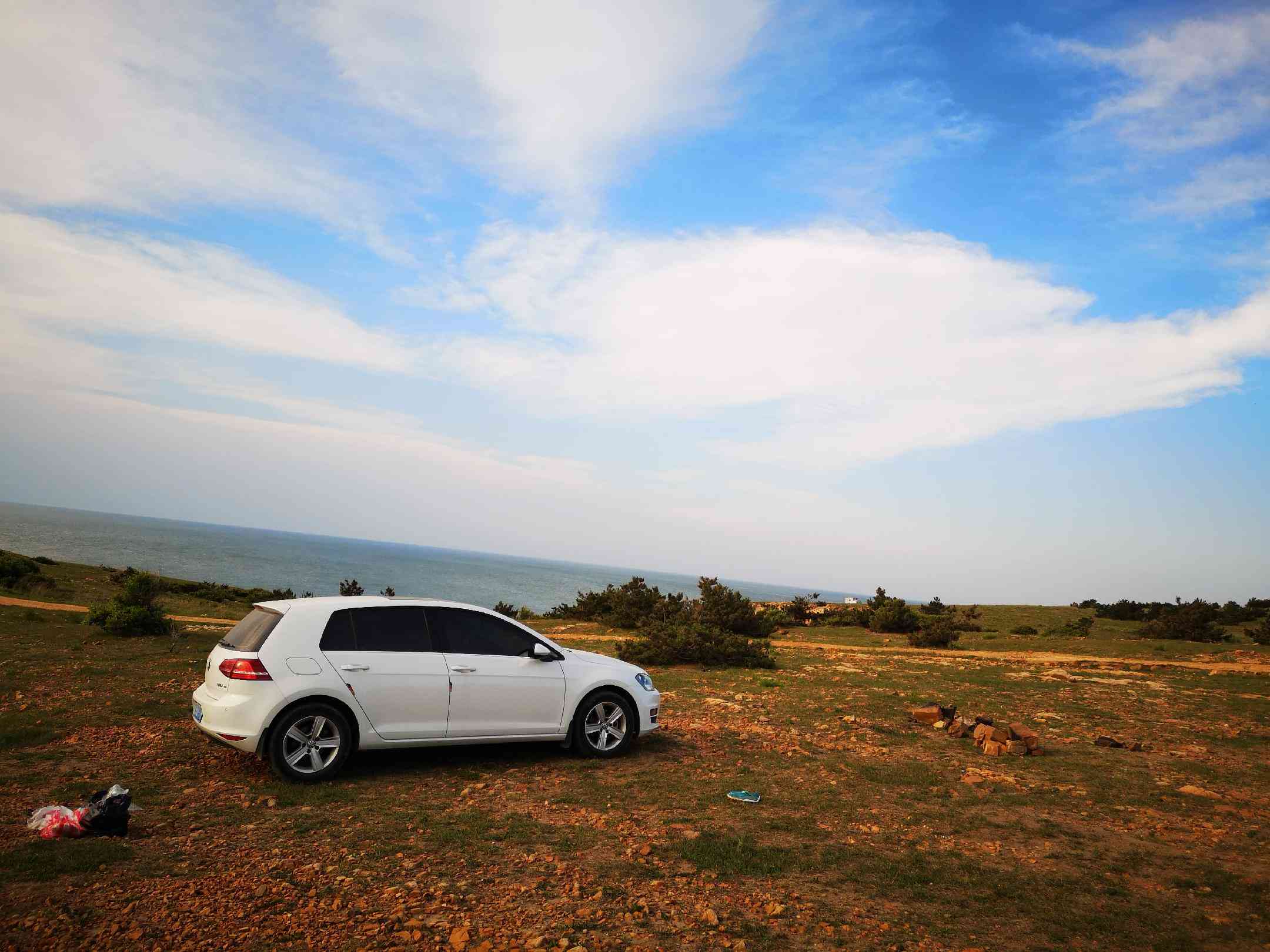 AI绘画海滨风景创意文案撰写指南：涵海边美景、情感表达与绘画技巧全解析
