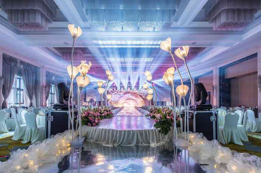 浪漫定制：婚礼现场文案创意集锦