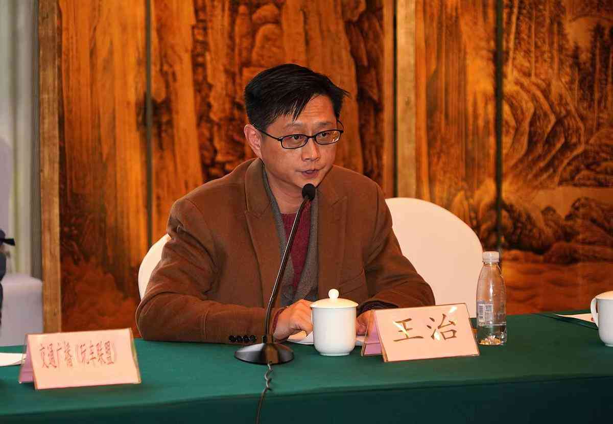 运用AI技术高效生成社交媒体舆情分析报告：智能洞察与决策支持