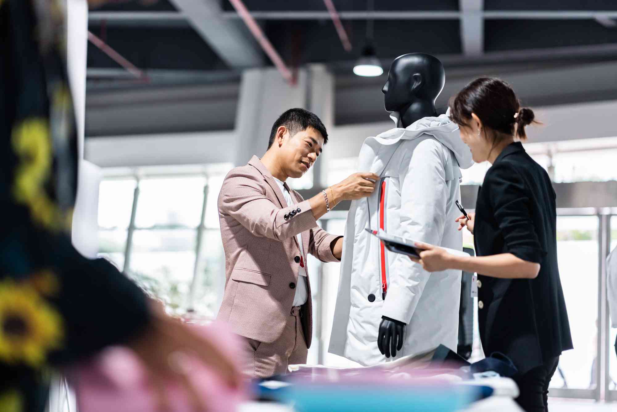 未来科技融合：智能可穿设备在服装领域的创新应用案例