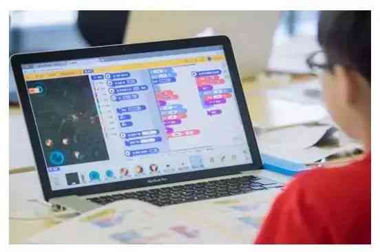 大学生用ai写作业好吗