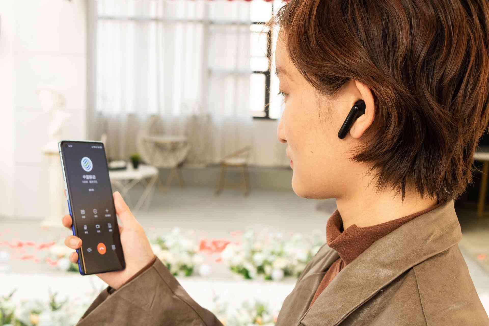 掌握AI语音助手：轻松学会如何用AI读功能发布动态