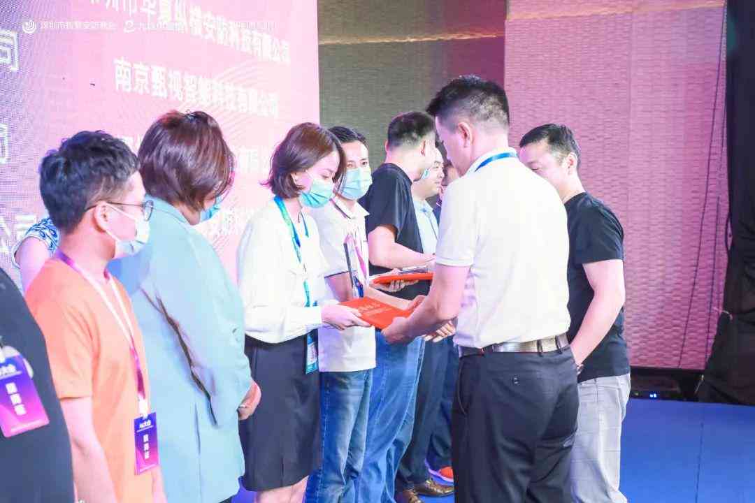 深入探讨：AI技术在现代应用中的创新与挑战