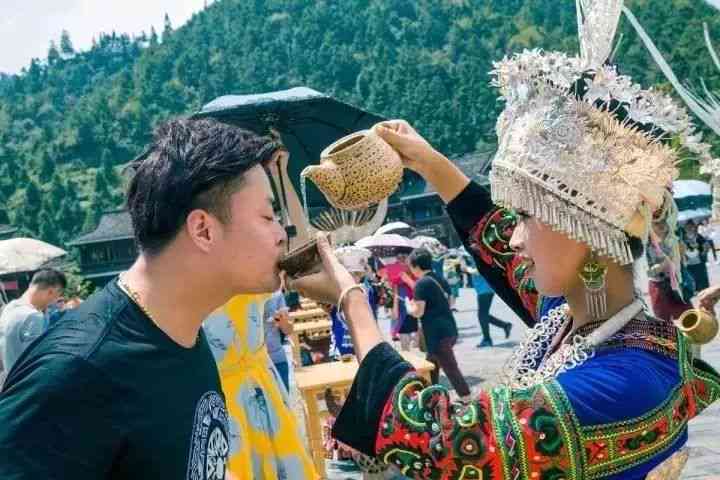 族文化特色与社交分享：打造吸引眼球的族朋友圈说说攻略
