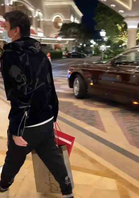 打造AI智能简单可爱妆容：轻松撰写甜美元气文案攻略