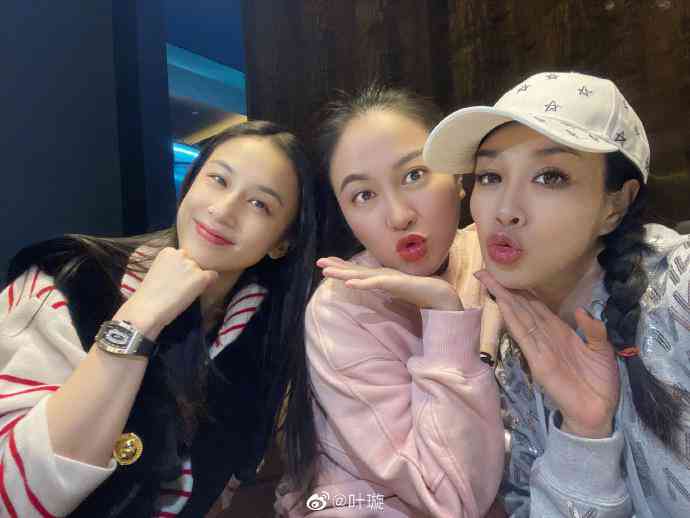打造AI智能简单可爱妆容：轻松撰写甜美元气文案攻略