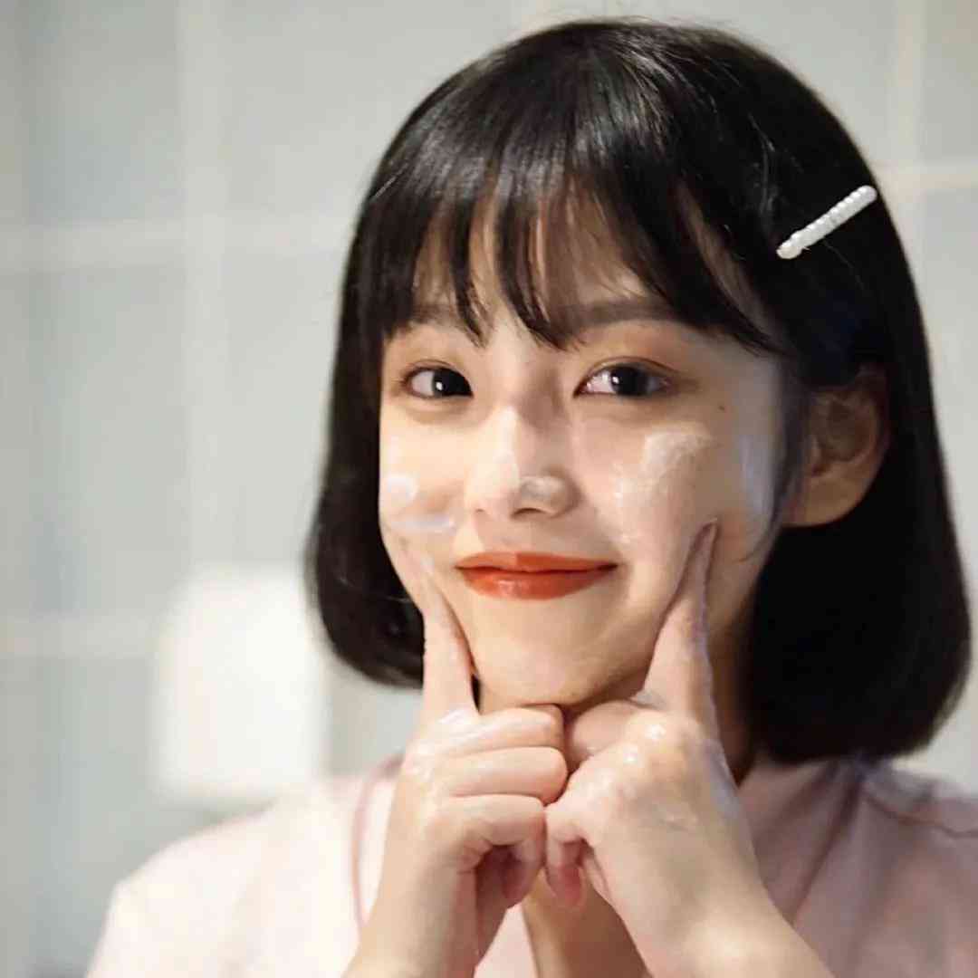精致妆容朋友圈文案：短句简短打造说说，展现优雅韵味
