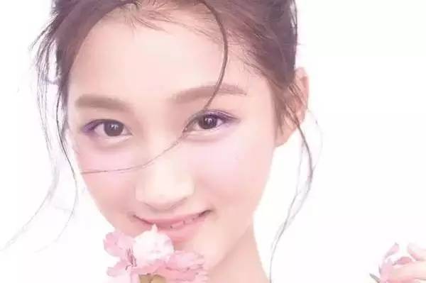 ai妆容文案简单可爱