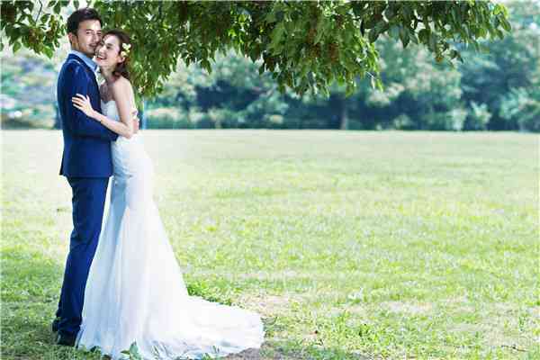 浪漫时光：婚纱照片中的定制爱情寄语