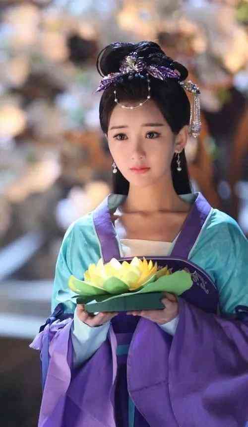 穿越时空朋友圈说说：经典句子、创意文案、短句集结与写作指南