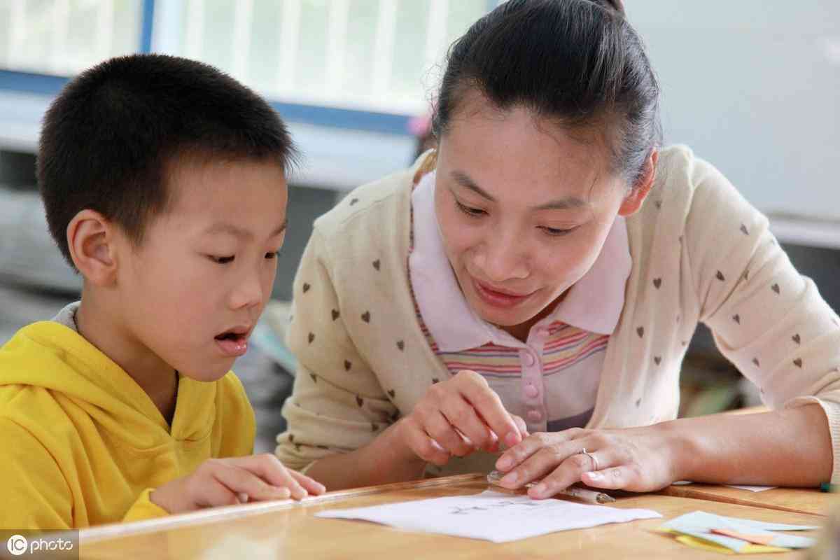 一新标题为：智能AI文案创作平台——一键生成优质内容入口。