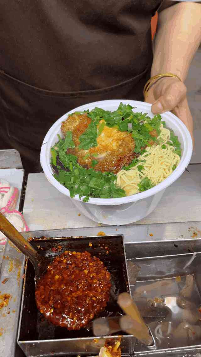 AI文案攻略：全方位撰写美食探店文案，覆用户搜索热门问题解析