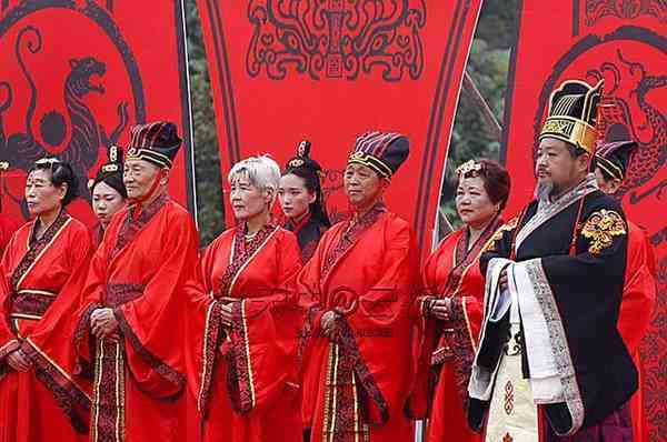 古韵流转：古代侍女形象现代摄影重现