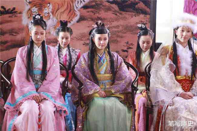 古代侍女、丫鬟、宫女名字汇编：全面收录各朝代女性仆役命名一览