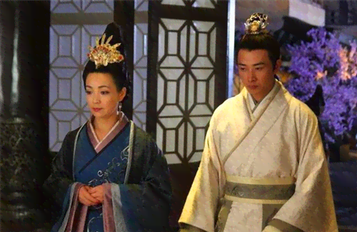 古代侍女、丫鬟、宫女名字汇编：全面收录各朝代女性仆役命名一览