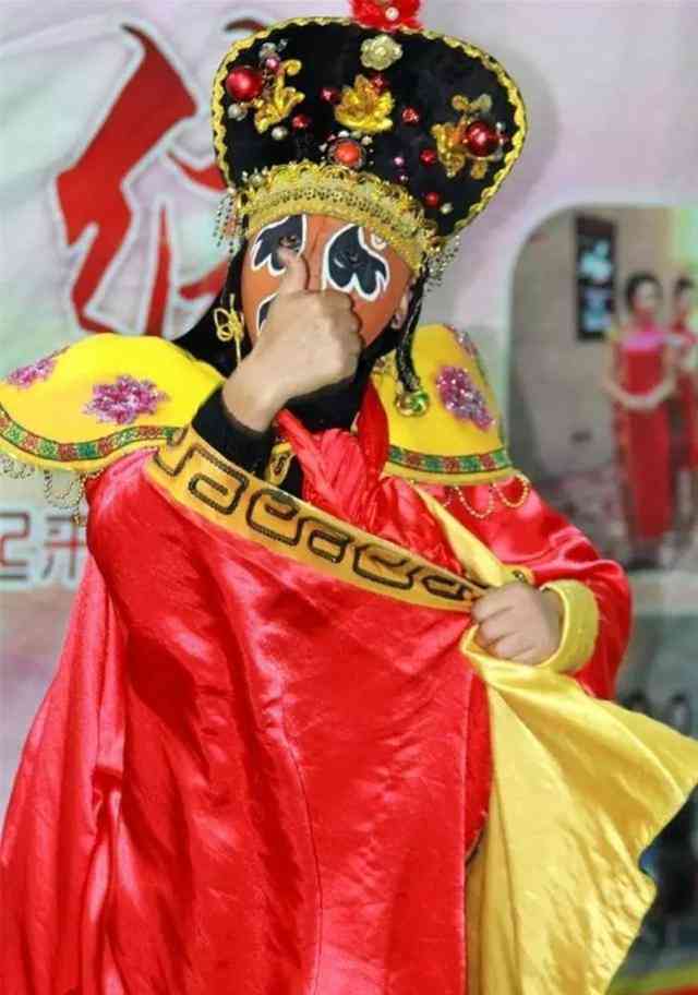 ai变脸民族服装文案怎么写