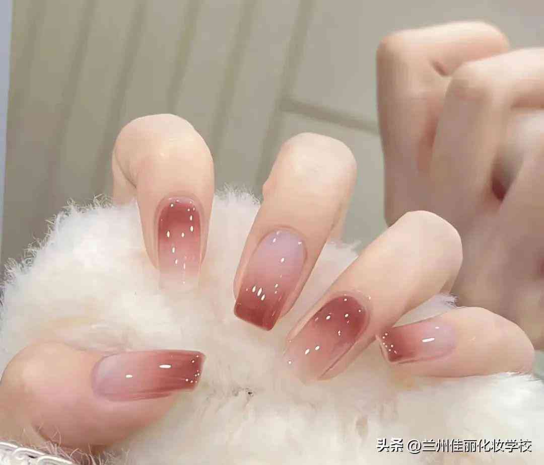 ai渐变美甲文案怎么写