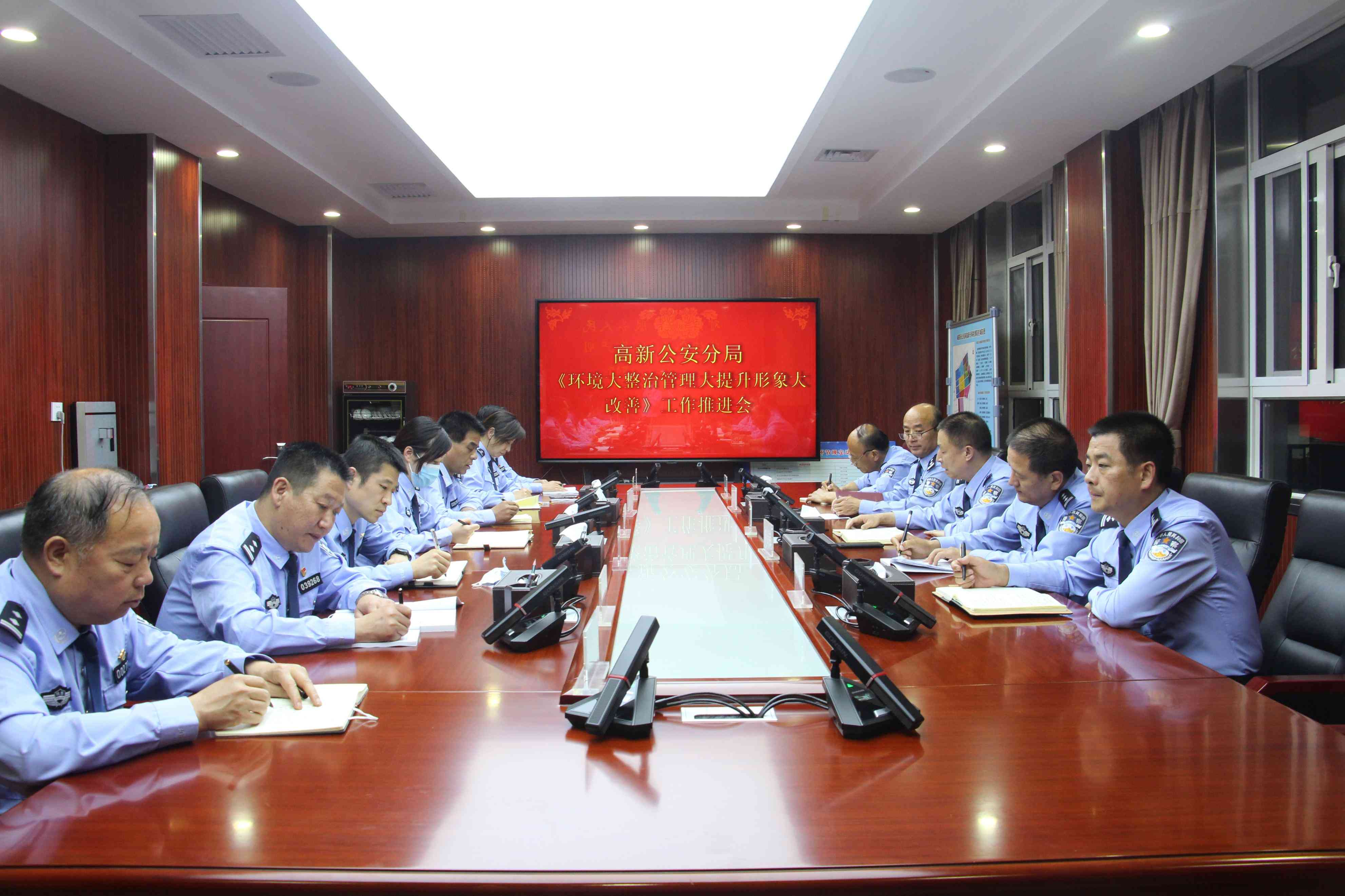 企业形象设计实践全景解析：从理念提炼到视觉传达的全流程案例分析