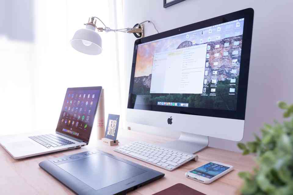 AI智能写作软件免费与使用教程：全面覆热门写作工具及功能介绍