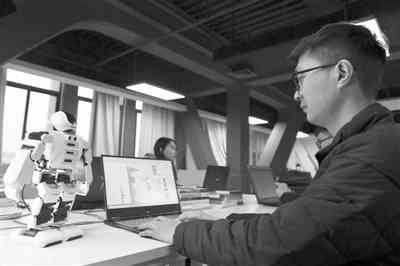 探索创意新境界：如何在站酷平台找到AI创作实验室