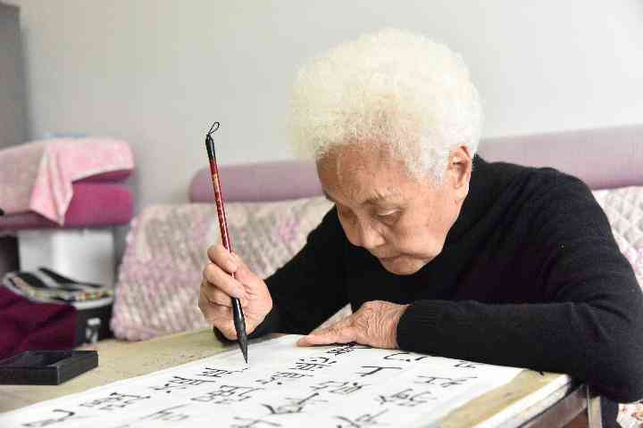 爱写作爱画画学什么专业比较好及推荐专业方向
