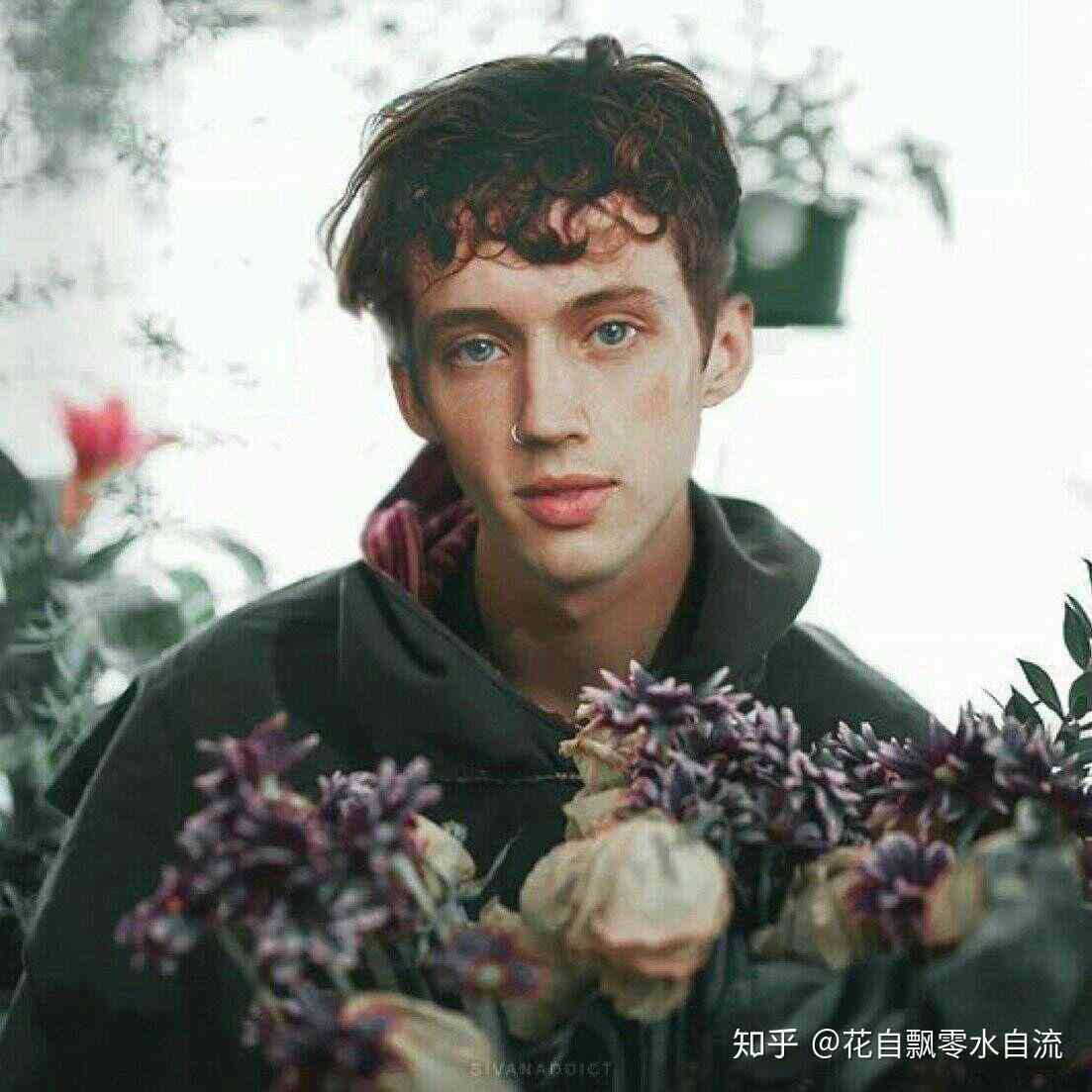 戳爷用的什么AI软件创作的歌曲好听且独具特色