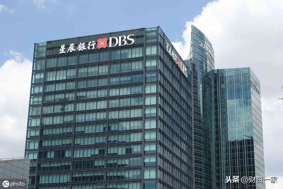 融合科技智慧，打造未来银行——智能银行创新服务传标语