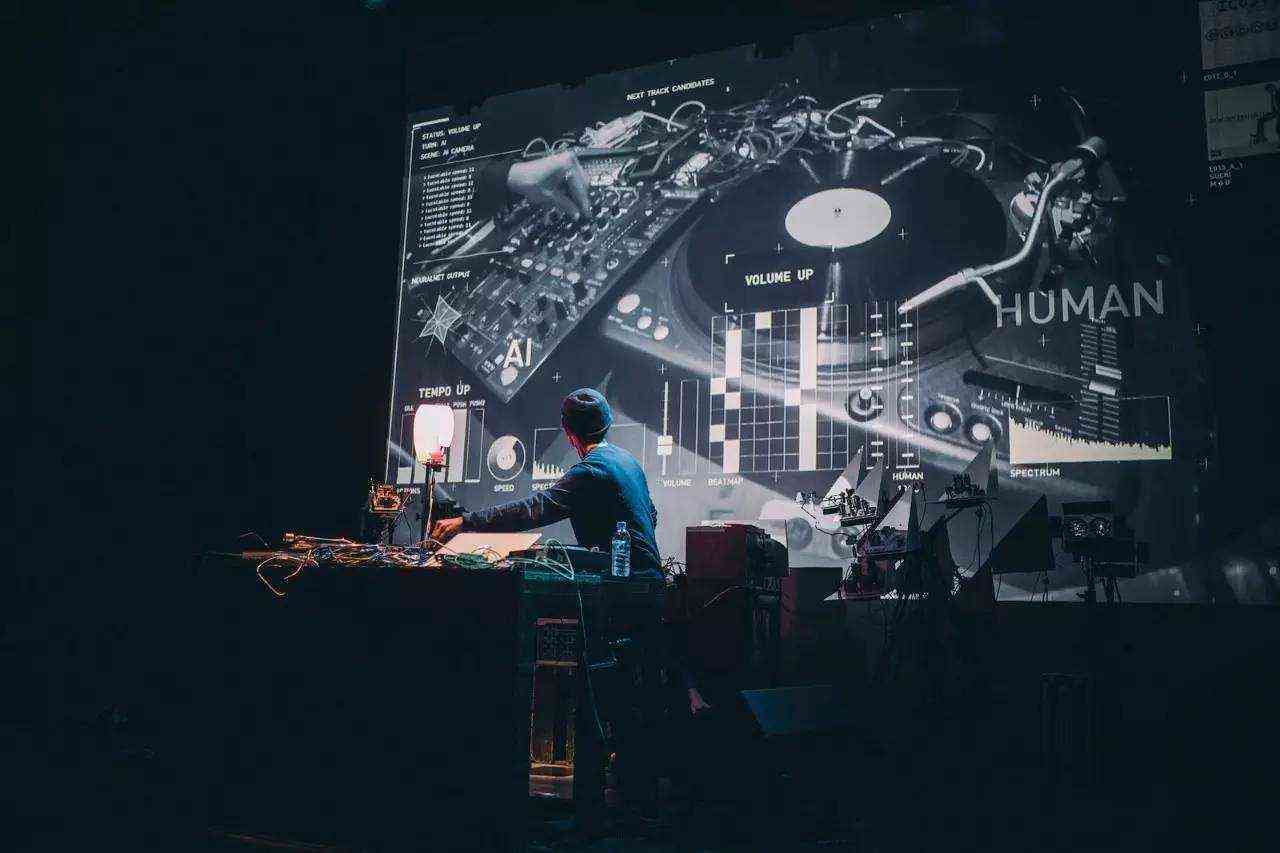 探寻历：全球首支AI创作歌曲的名称、背景及其影响