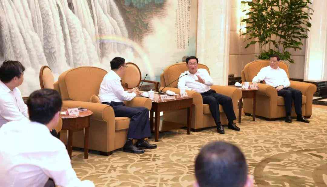 深度解读：AI人工智能课程全景报告——涵理论与实践、行业应用与未来趋势