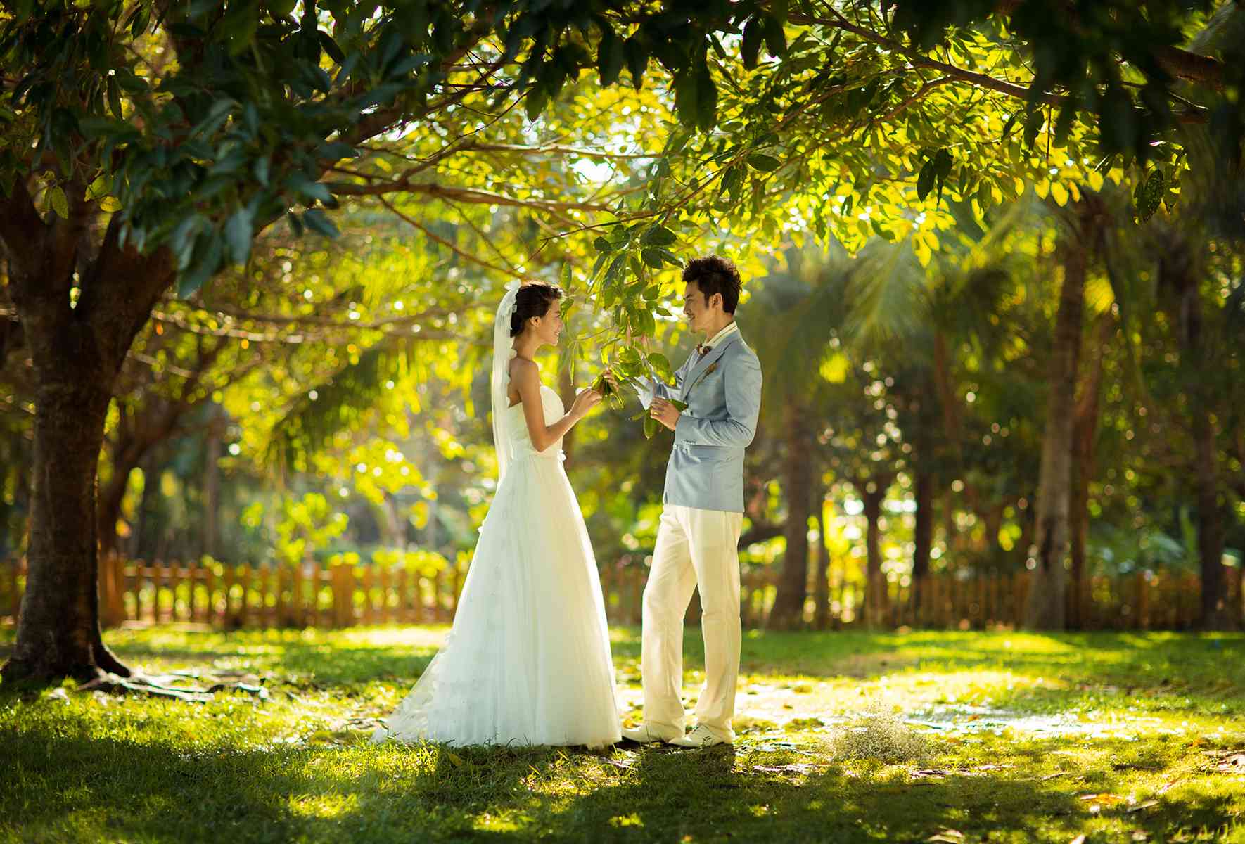 携手定格福瞬间：婚纱摄影中的浪漫爱情语录