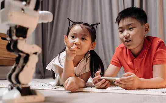 'AI助手辅助孩子写作业：利弊分析与家长指南'