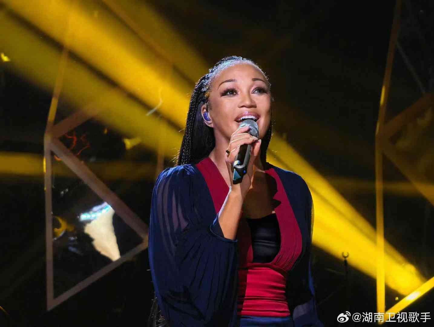 实力唱作歌手阿亮：最新作品、音乐风格及创作背后的故事全解析