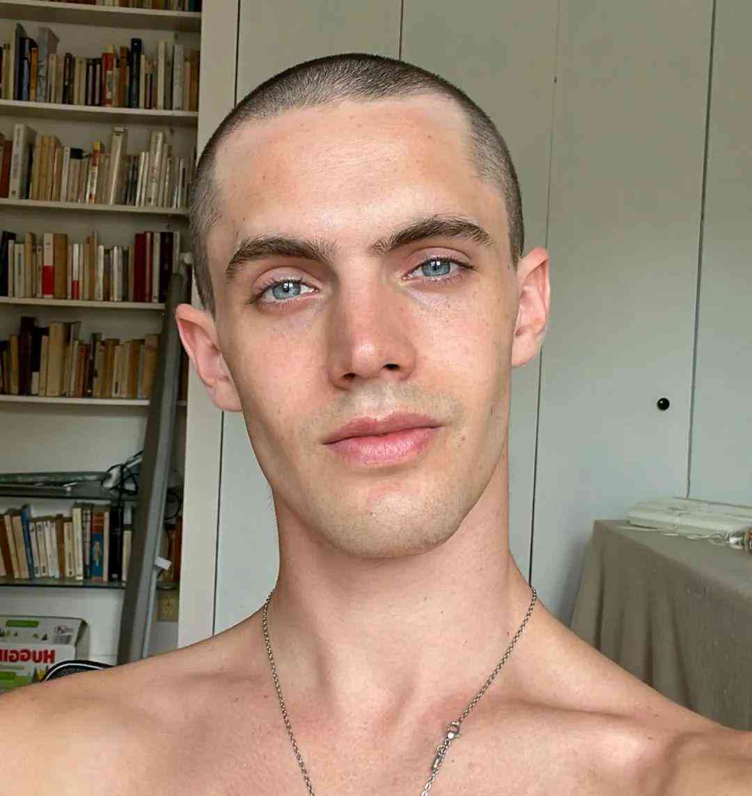 寸头肌肉型男：公0头像，男模风采