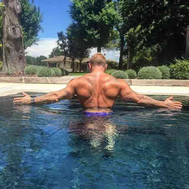 寸头肌肉型男：公0头像，男模风采