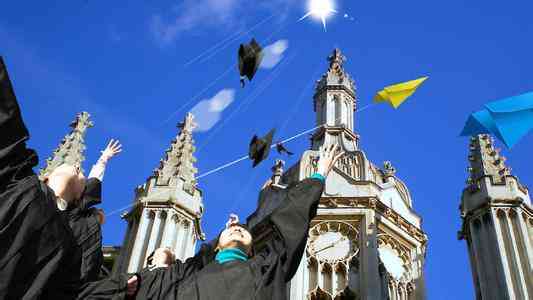 英国留学攻略：全面解析申请流程与生活点滴