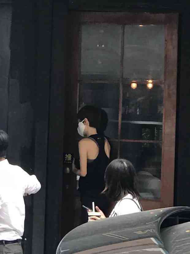 佩口罩摄影：独特口罩风格自拍文案精选