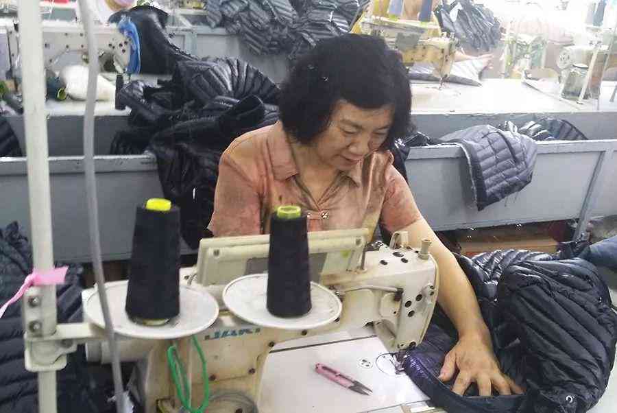 服装AI试衣案例分析报告怎么写：撰写要点与优化技巧