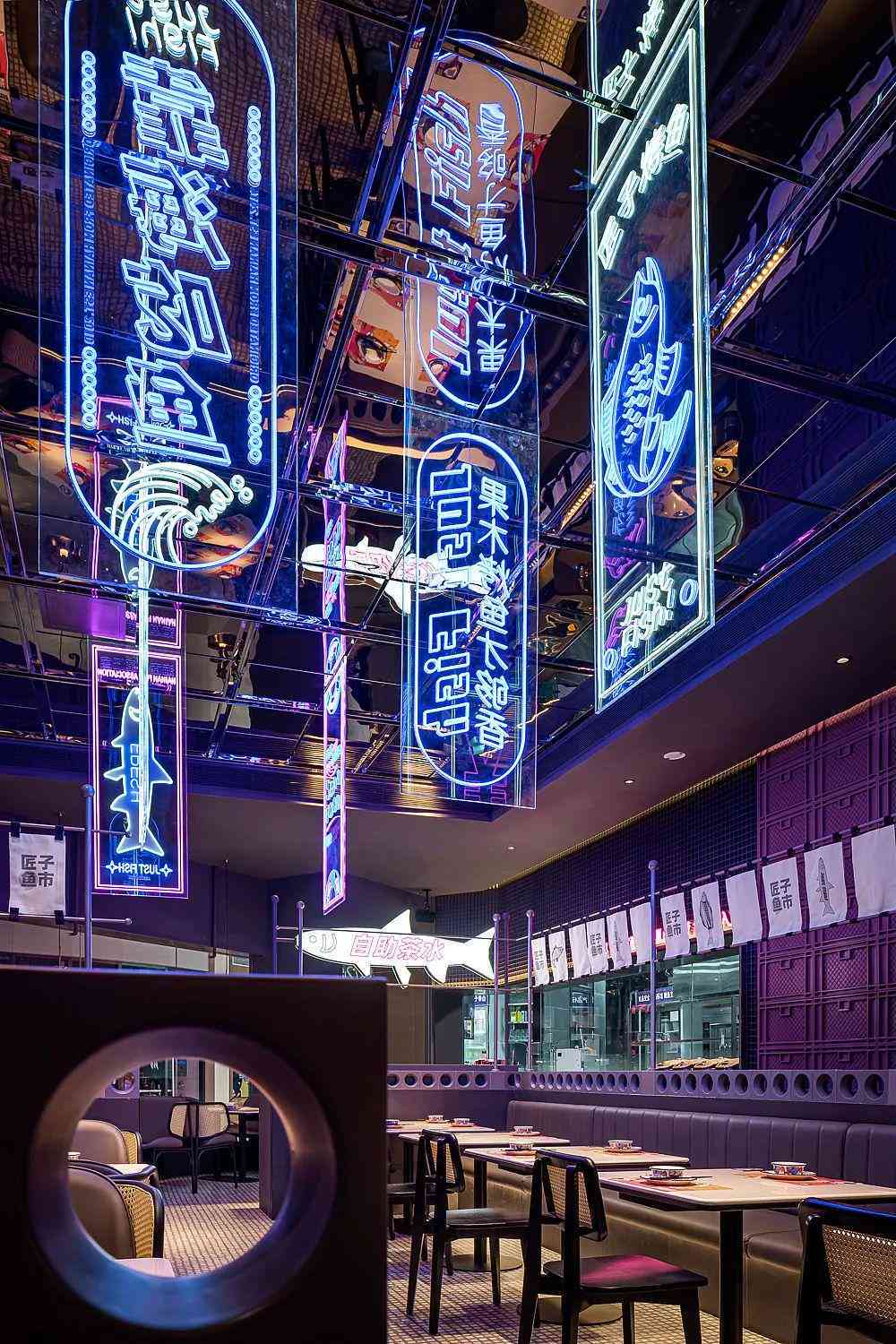 赛博朋克艺术作品：融合设计、风格、画展与创意展现