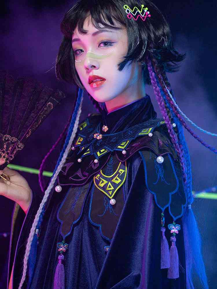 赛博朋克艺术作品：融合设计、风格、画展与创意展现