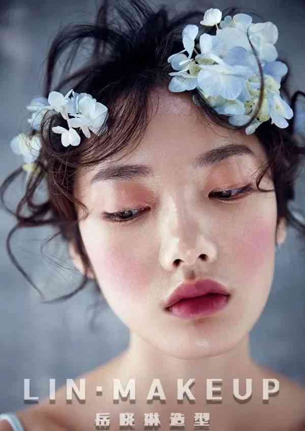 塑造魅力美妆，朋友圈精致妆容打卡文案