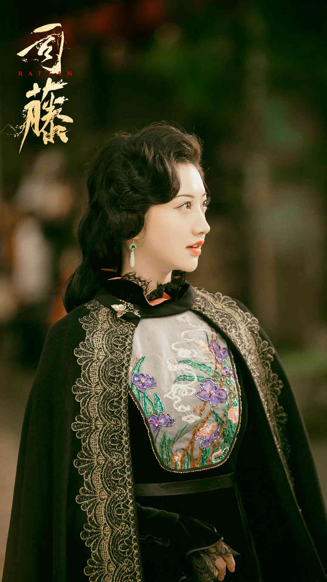 全方位旗袍造型指南：涵经典与现代风格，满足各种场合着装需求