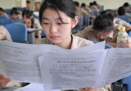 '创新字体设计：探索独特艺术风格之作'