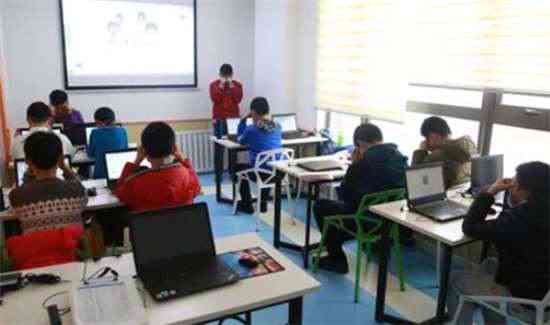 ai编程课是学什么：幼儿园到少儿编程的必要性，学员真实感受与课程报价