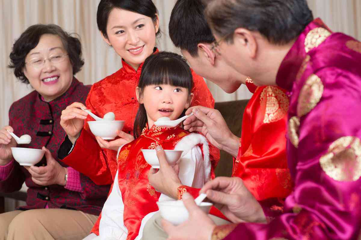 全方位解析婆媳相处之道：解决婆媳矛盾，构建和谐家庭关系