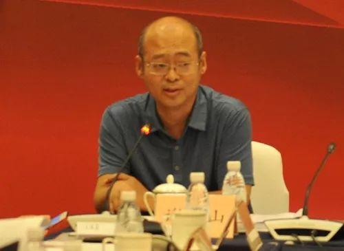 高效智能AI：一键生成免费报告写作推荐工具