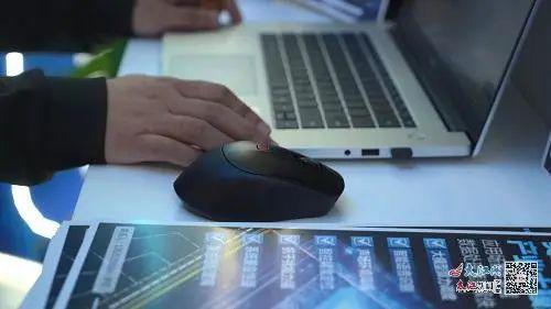 探索AI智能鼠标：科技革新下的电脑操作新体验