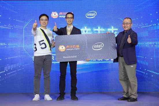 ai创作者作品从哪边进人好：全方位对比分析哪边更佳观感体验