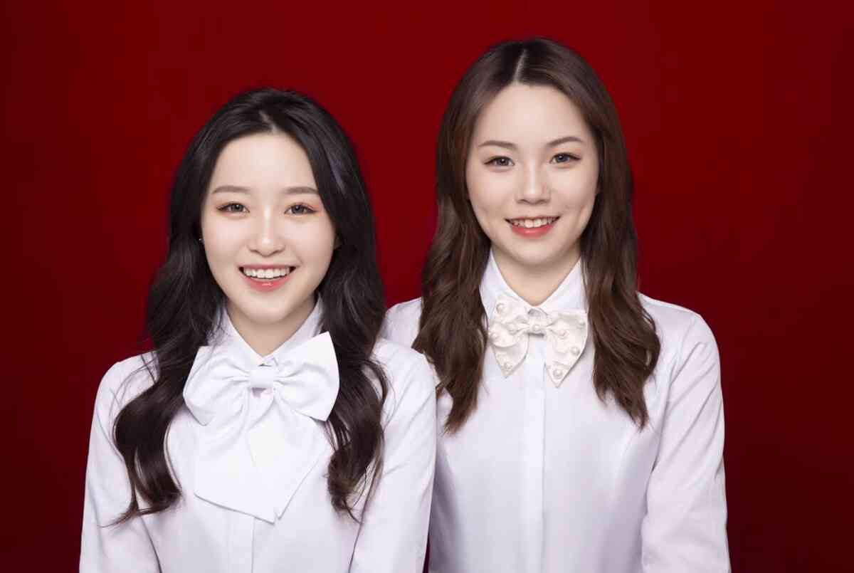 分享闺蜜证件照的创意文案与灵感：如何制作、使用及避免隐私风险