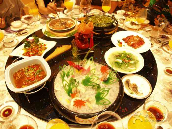 深度探访：本地美食达人带你领略特色餐厅与隐藏美食秘境
